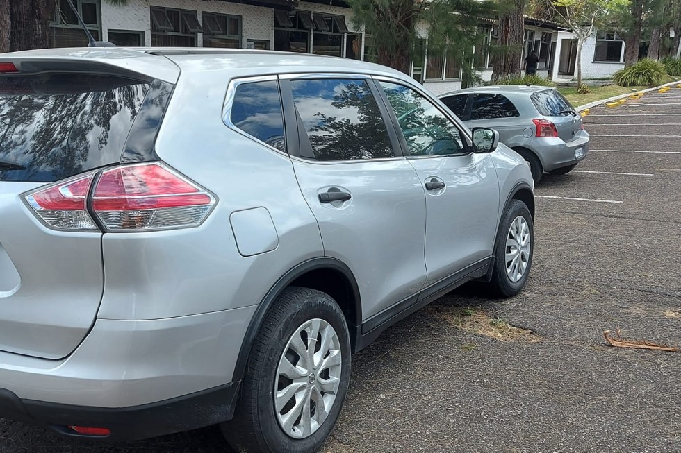 NISSAN ROGUE MODELO 2016 1-5