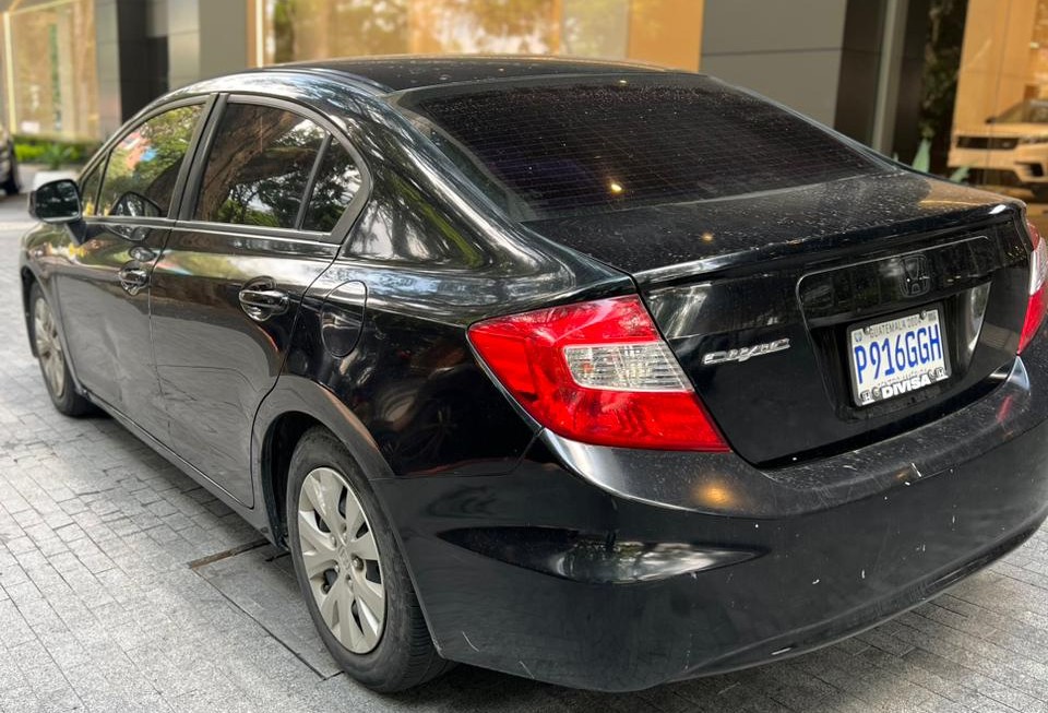 Honda Civic LX 2012 4