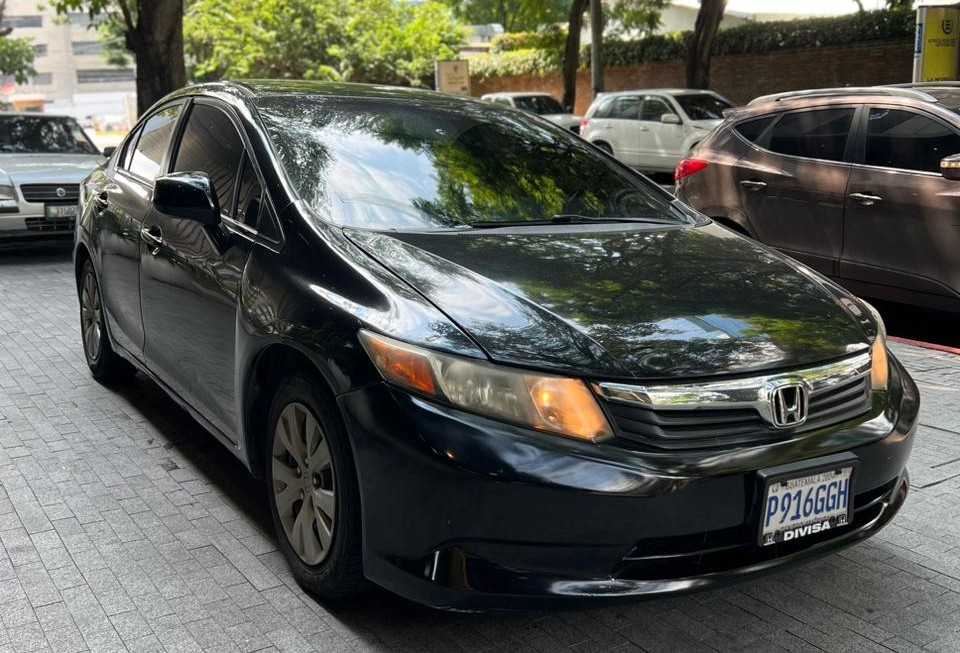 Honda Civic LX 2012 1