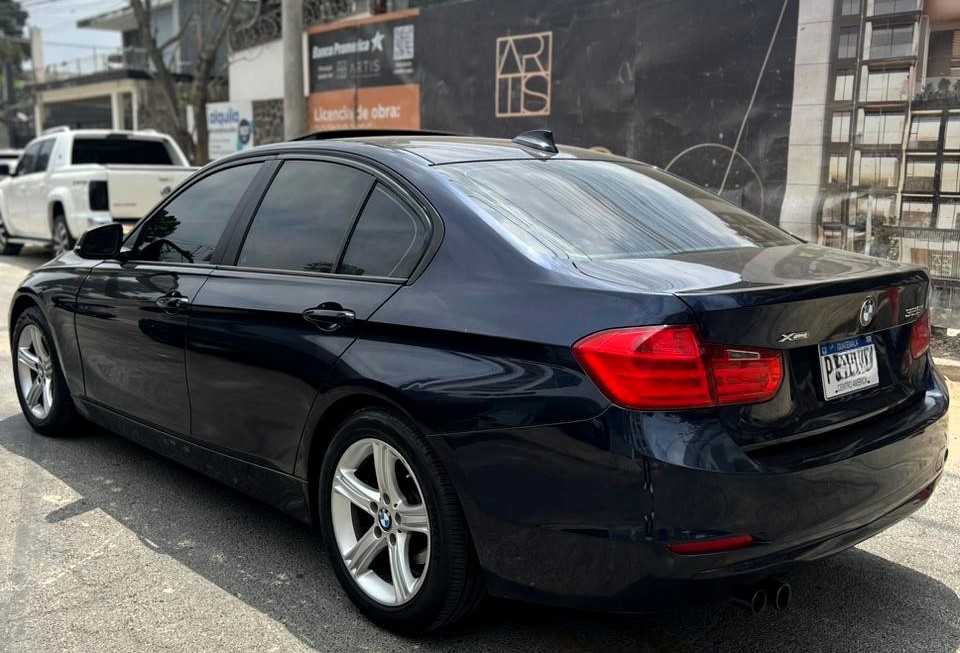 BMW 328i Xdrive 2014 BLUE IMP 4