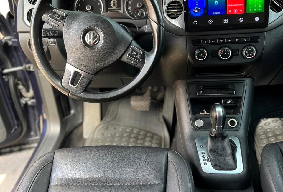 Volkswagen Tiguan 2016 S IMP BLUE 8