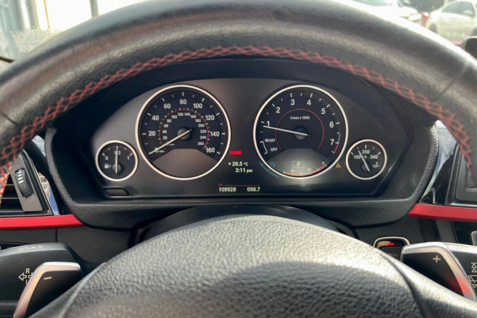 BMW 428i Coupé 2014 RWD IMP RED 10