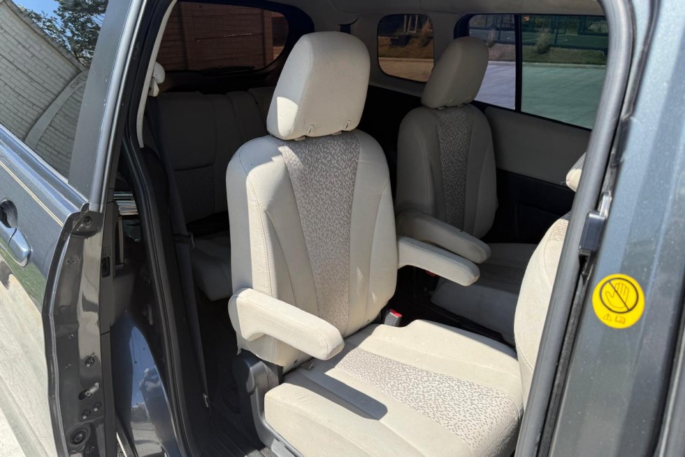 Puerta abierta pasajero