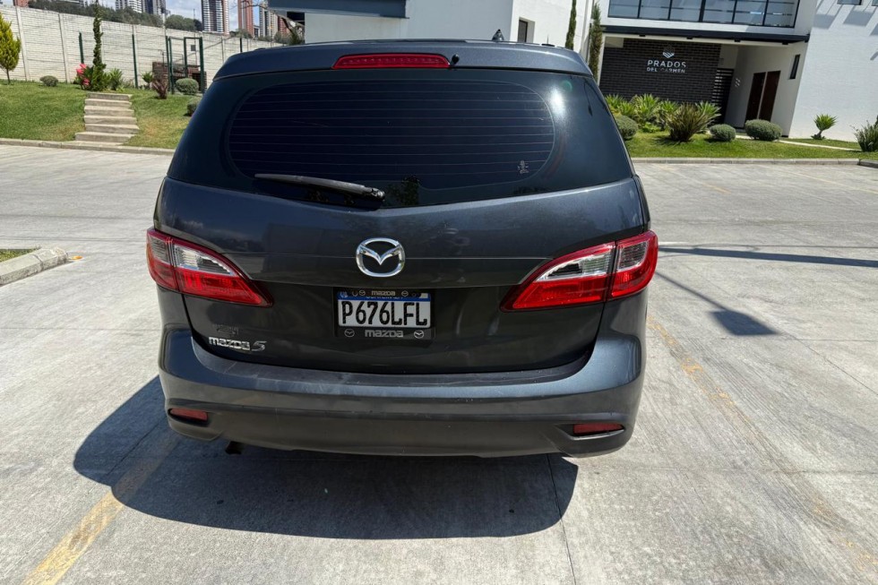 Trasera puerta cerrada